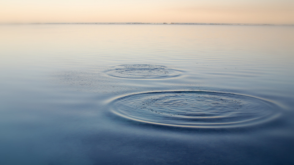 Photo of water ripples